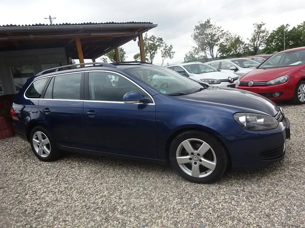 Gebraucht VW Golf VI Comfortline 105 PS (77 kW) 2010 Blau Kombi