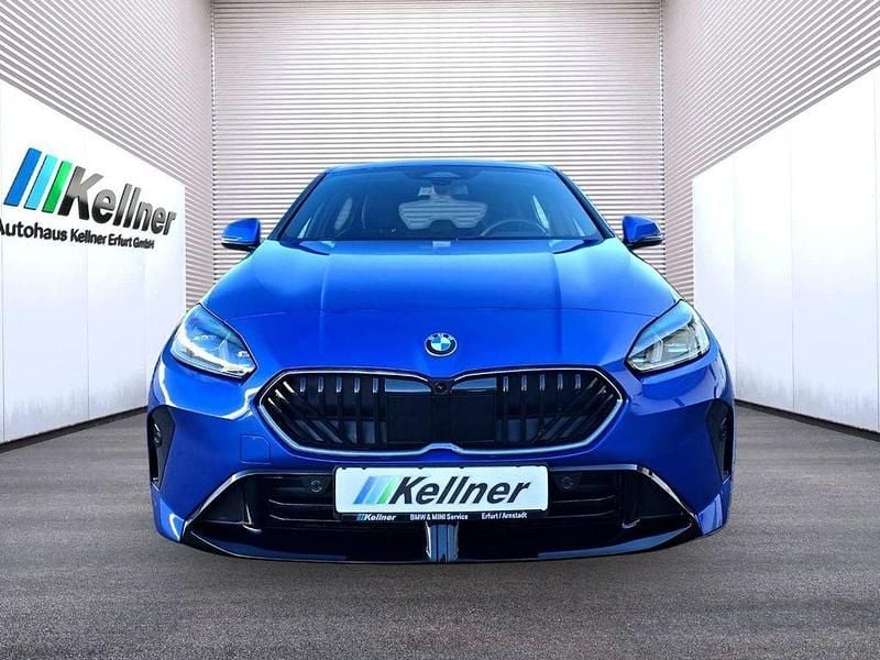 Blau Gebraucht 2025 BMW 120 M Sport Kleinwagen | 31.871 € (Guter Preis) - Bild 1/4