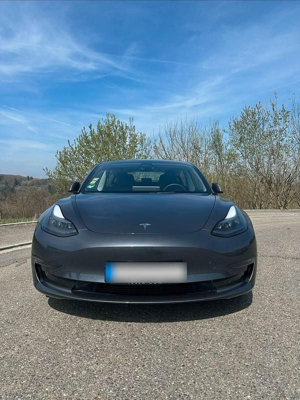 Second-hand Tesla Model 3 366 kW (498 CP) 2022 Gri Berlinǎ