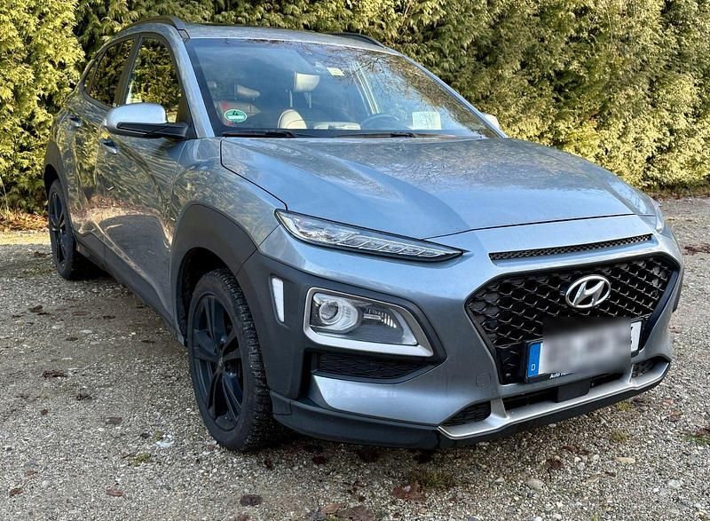 Grau Gebraucht 2020 Hyundai Kona SUV | 12.000 € (Superpreis) - Bild 1/4