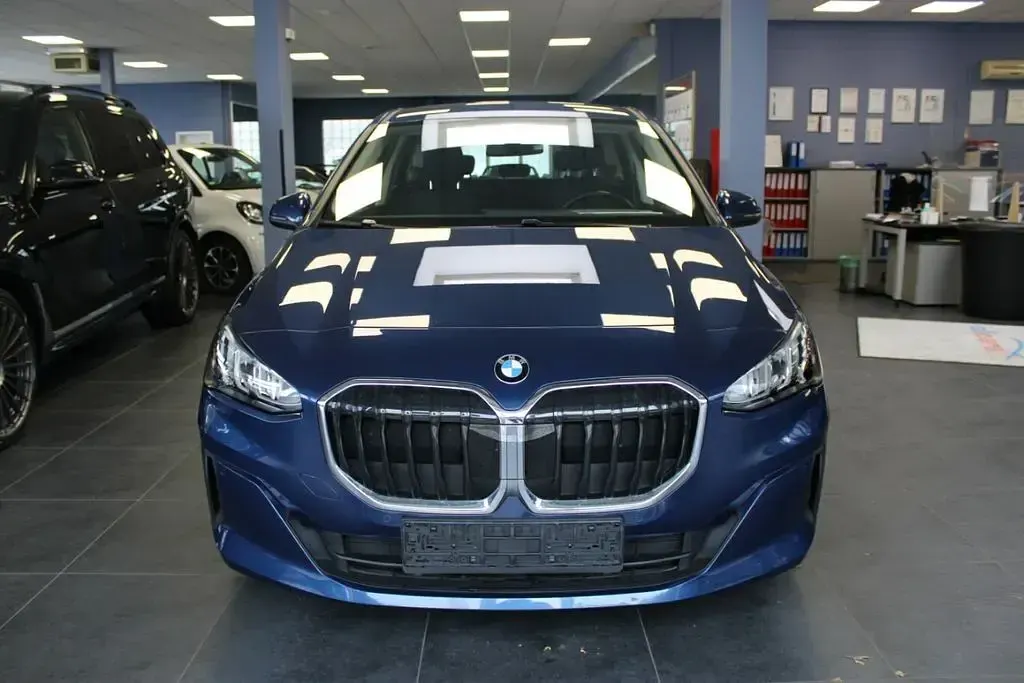 Gebraucht BMW 218 Active Tourer 150 PS (110 kW) 2022 Phytonicblau metallic Van / Kleinbus