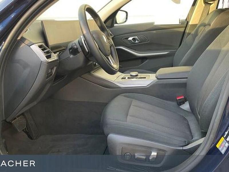 Gebraucht BMW 330e Efficient Dynamics 292 PS (214 kW) 2022 Andere Limousine