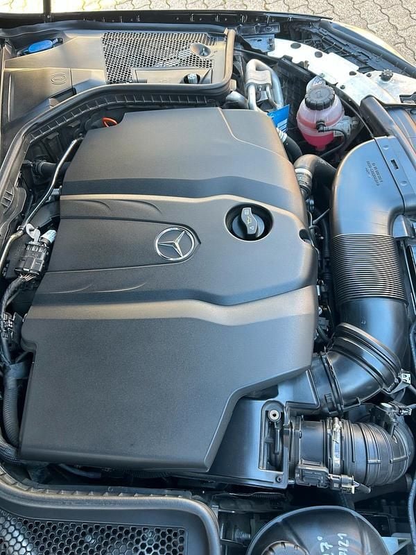 Schwarz Gebraucht 2018 Mercedes C220 Avantgarde Kombi | 16.850 € (Fairer Preis) - Bild 1/4