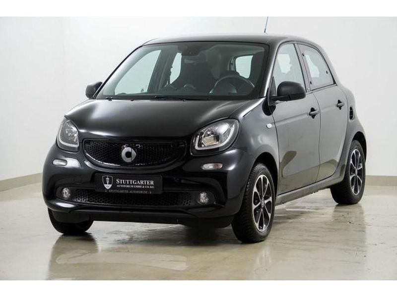 Używany Smart ForFour Passion 90 KM (66 kW) 2016 Czarny Hatchback