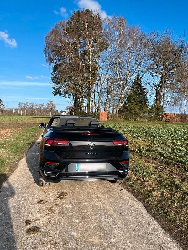 Gebraucht VW T-Roc Cabriolet 15 PS (11 kW) 2021 Schwarz Cabrio