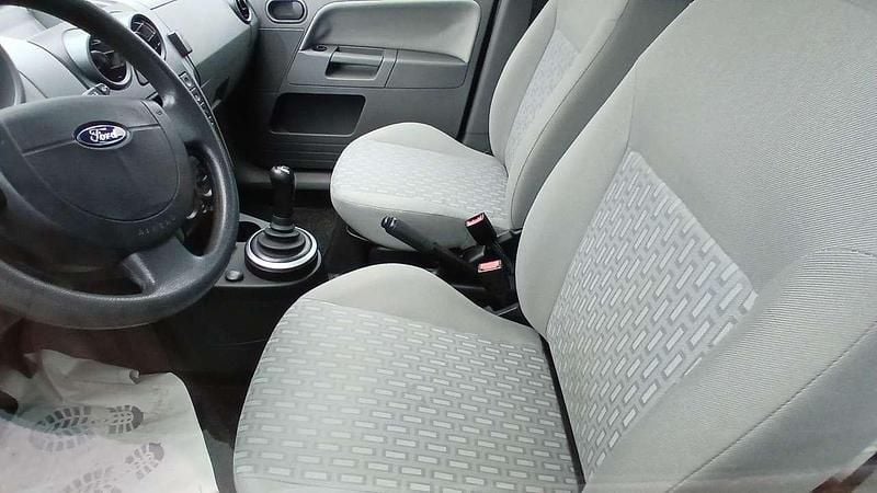 Gebraucht Ford Fusion Ambiente 80 PS (58 kW) 2004 Silber Kleinwagen