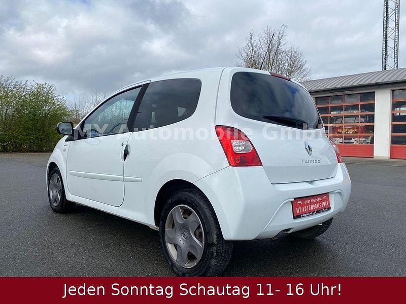 Gebraucht Renault Twingo Night&Day 75 PS (55 kW) 2011 Weiß Kleinwagen