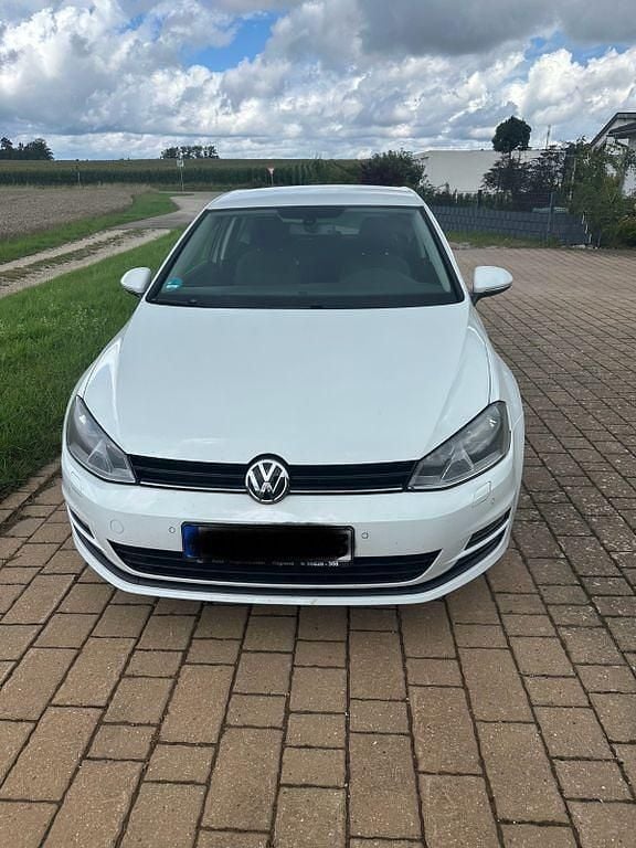Weiß Gebraucht 2013 VW Golf VII Kleinwagen | 7.500 € (Guter Preis) - Bild 1/4
