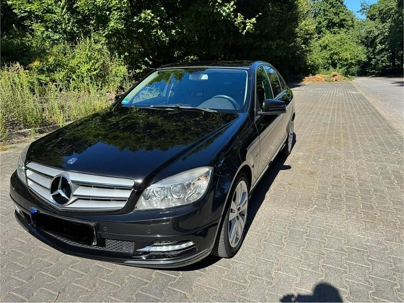 Schwarz Gebraucht 2010 Mercedes 180 Limousine | 6.500 € (Fairer Preis) - Bild 1/4