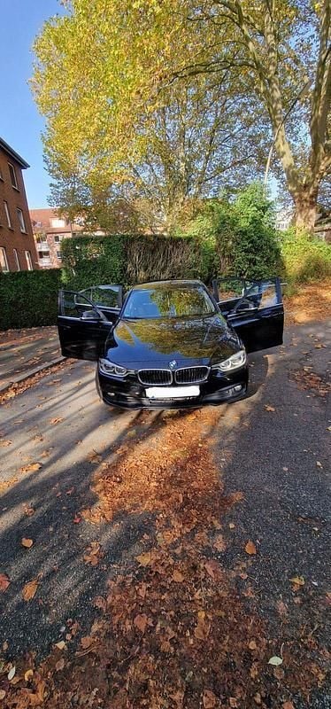 Schwarz Gebraucht 2017 BMW 318 Limousine | 12.500 € (Guter Preis) - Bild 1/4