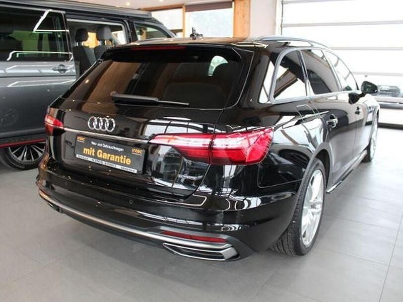 Gebraucht Audi A4 Advanced 204 PS (150 kW) 2022 Schwarz Kombi