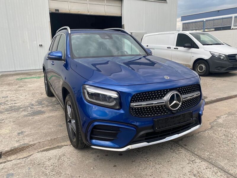 Spektralblau metalliclack Gebraucht 2024 Mercedes GLB200 AMG SUV | 41.500 € (Fairer Preis) - Bild 1/4