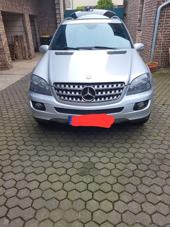 Gebraucht Mercedes ML500 387 PS (284 kW) 2008 Schwarz SUV