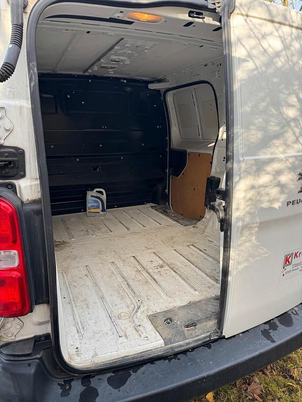 Gebraucht Peugeot Expert 95 PS (69 kW) 2017 Weiß Van