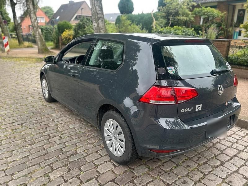Grau Gebraucht 2014 VW Golf VII Kleinwagen | 5.700 € (Superpreis) - Bild 1/4