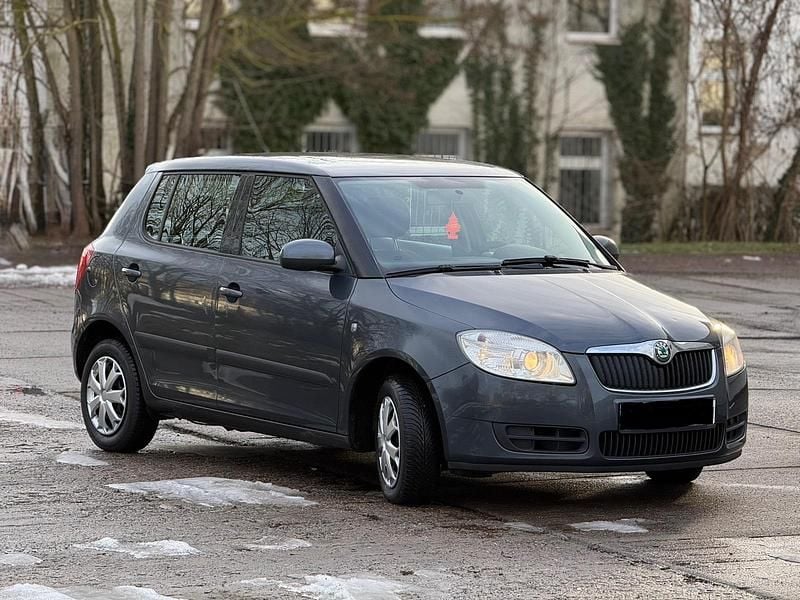 Grau Gebraucht 2009 Skoda Fabia Limousine | 1.700 € (Superpreis) - Bild 1/4