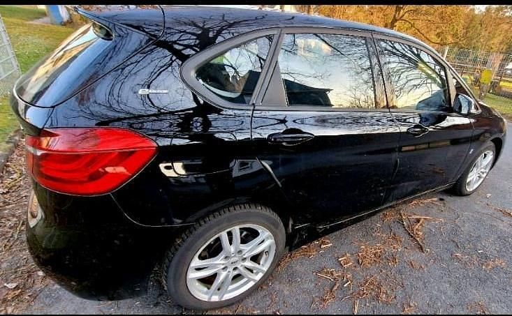Gebraucht BMW 225 134 PS (98 kW) 2017 Schwarz Kombi