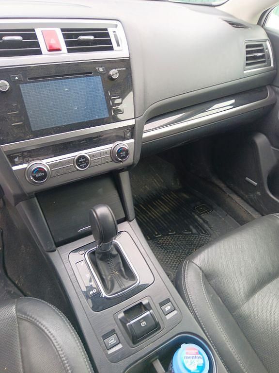 Gebraucht Subaru Outback 150 PS (110 kW) 2015 Silber Kombi