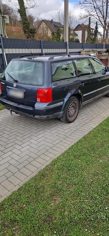 Gebraucht VW Passat 101 PS (74 kW) 1999 Grau Kombi