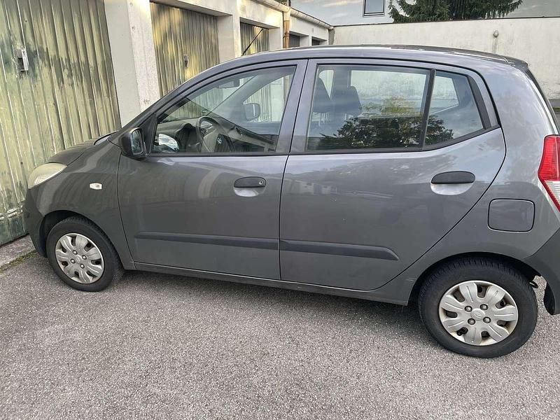 Grau Gebraucht 2009 Hyundai i10 Classic Kleinwagen | 1.000 € (Guter Preis) - Bild 1/4