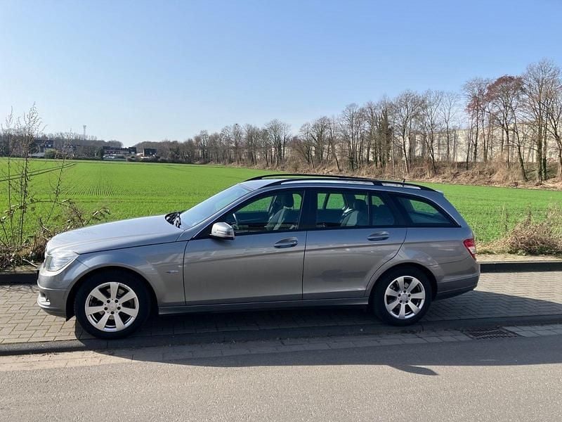 Gebraucht Mercedes C180 156 PS (114 kW) 2009 Silber Kombi