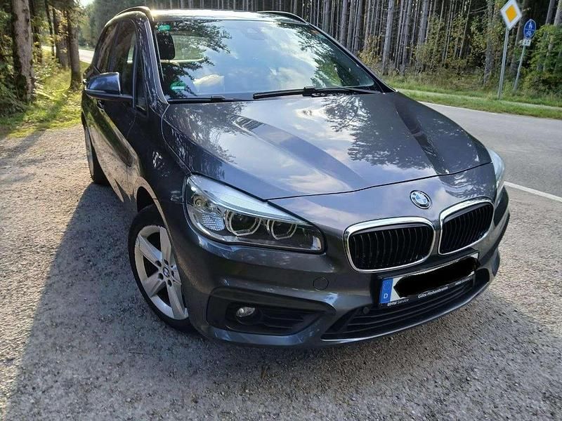 Grau Gebraucht 2016 BMW 218 | 13.990 € (Guter Preis) - Bild 1/4