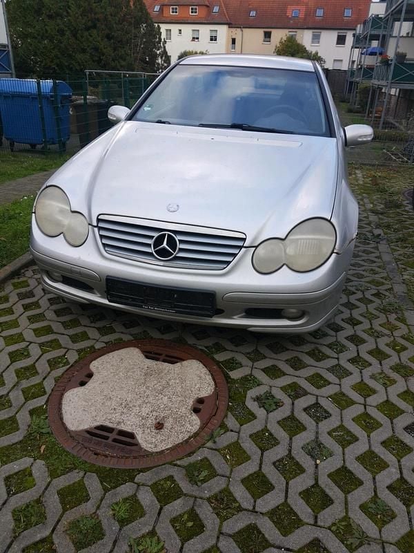 Silber Gebraucht 2001 Mercedes C180 Coupé | 670 € (Superpreis) - Bild 1/4