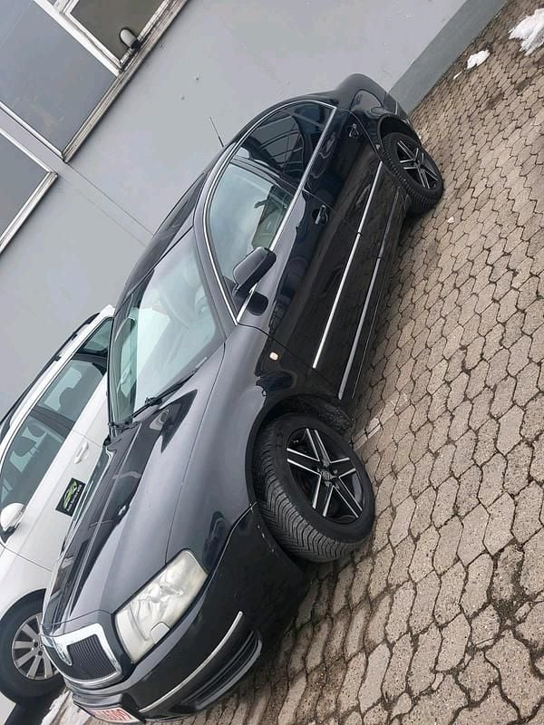 Gebraucht Skoda Superb 155 PS (114 kW) 2004 Schwarz Limousine