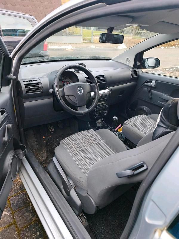 Gebraucht VW Fox 54 PS (39 kW) 2008 Silber Kleinwagen