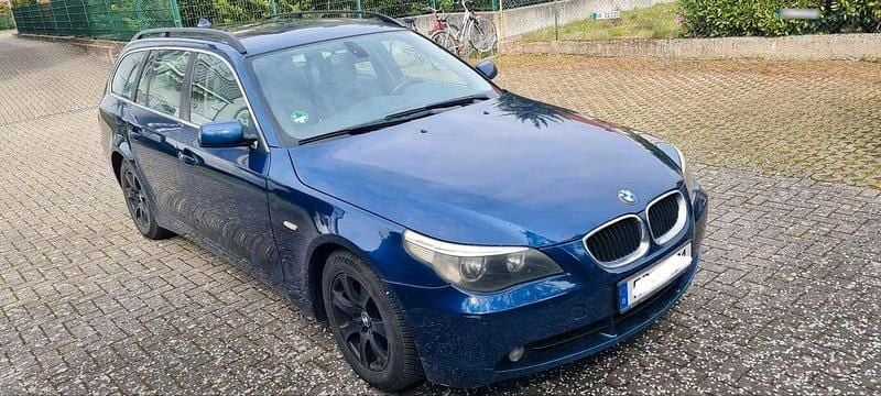 Gebraucht BMW 525 177 PS (130 kW) 2006 Blau Kombi