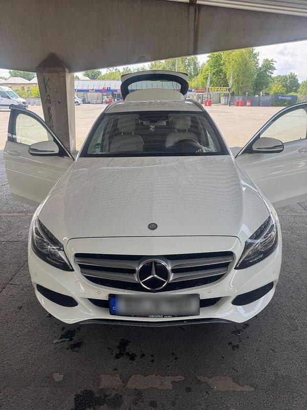Weiß Gebraucht 2016 Mercedes C220 Avantgarde Kombi | 11.900 € (Fairer Preis) - Bild 1/4