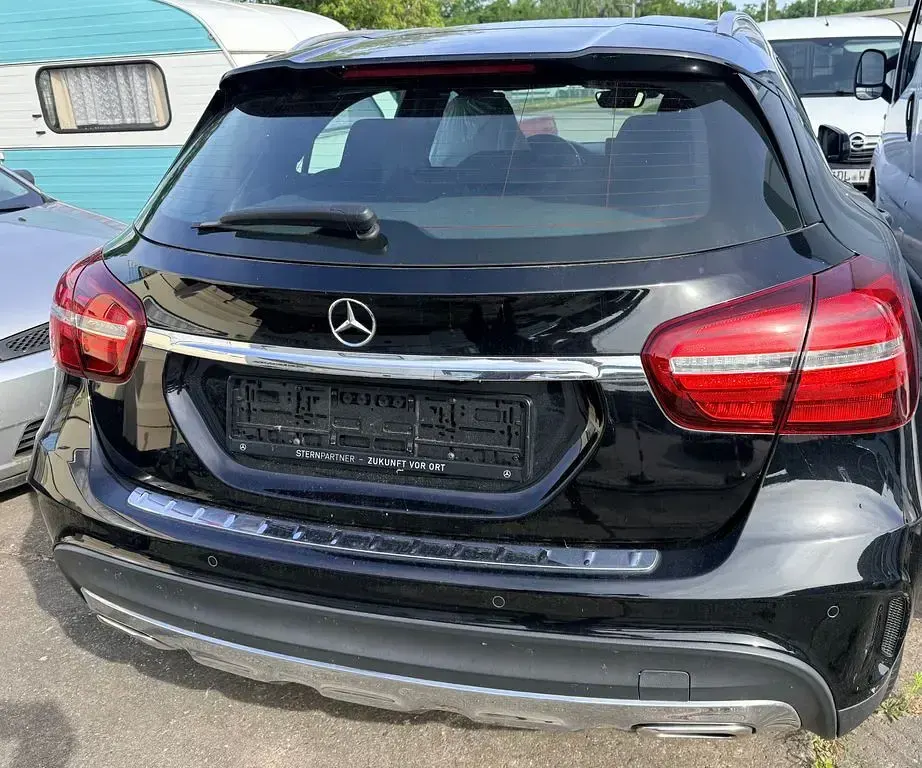 Gebraucht Mercedes GLA200 156 PS (114 kW) 2019 Schwarz SUV