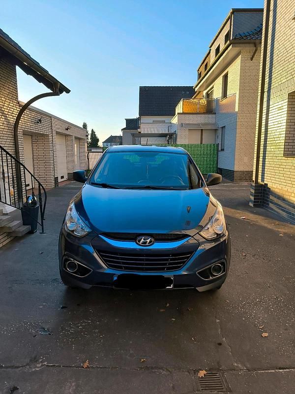 Blau Gebraucht 2010 Hyundai ix35 Comfort SUV | 7.300 € (Guter Preis) - Bild 1/4