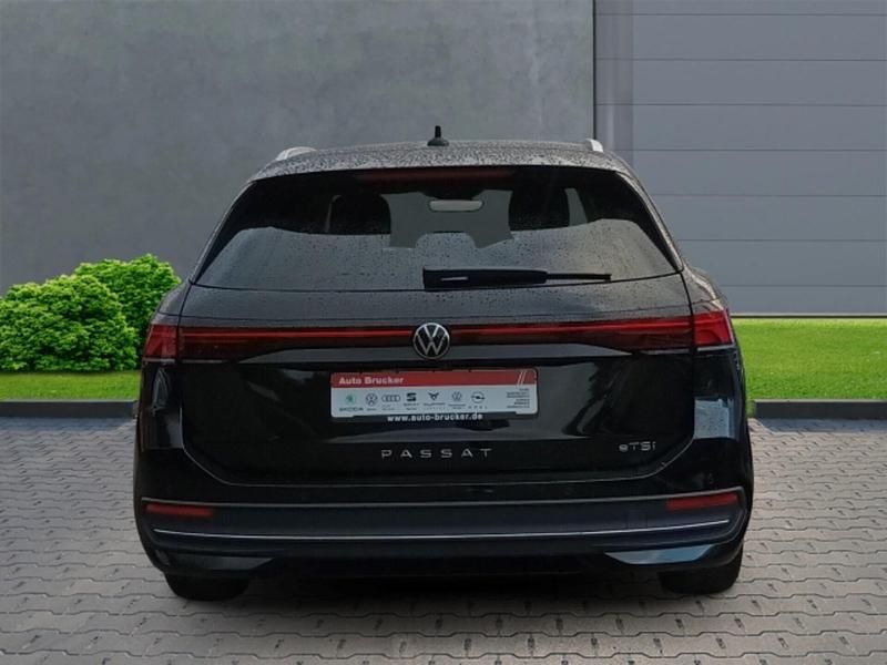 Gebraucht VW Passat Business 150 PS (110 kW) 2024 Kombi