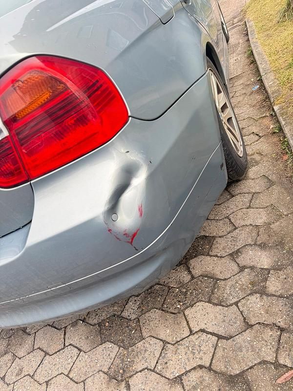 Gebraucht BMW 318 129 PS (94 kW) 2007 Blau Limousine