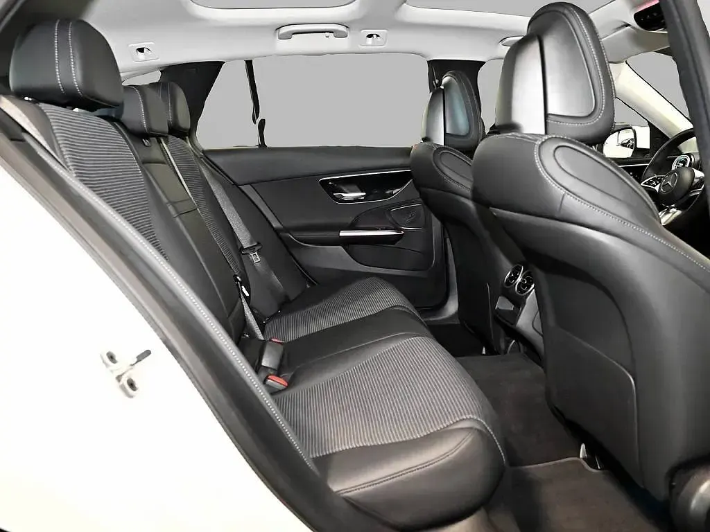 Usata Mercedes C300 204 CV (150 kW) 2025 Bianco Station wagon