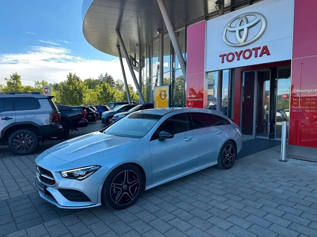 Gebraucht Mercedes CLA200 AMG 163 PS (119 kW) 2023 Iridiumsilber Coupé