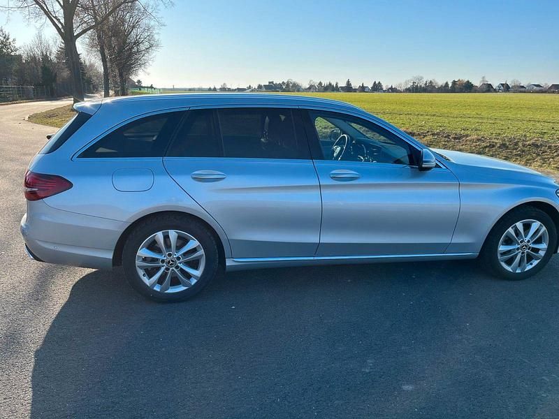 Silber Gebraucht 2019 Mercedes C220 Kombi | 22.500 € (Guter Preis) - Bild 1/4