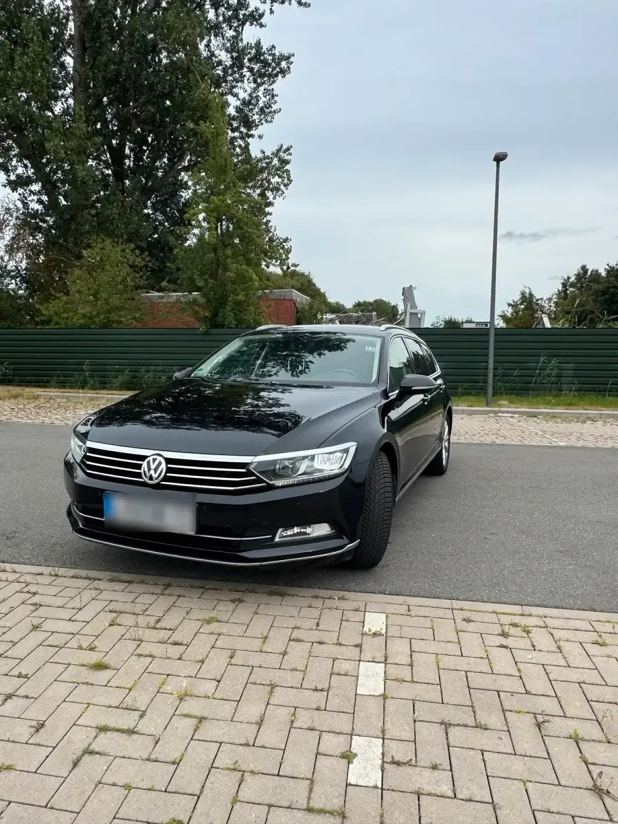 Gebraucht VW Passat Highline 150 PS (110 kW) 2016 Schwarz Kombi