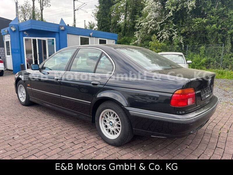 Second-hand BMW 520 150 CP (110 kW) 1999 Negru Berlinǎ
