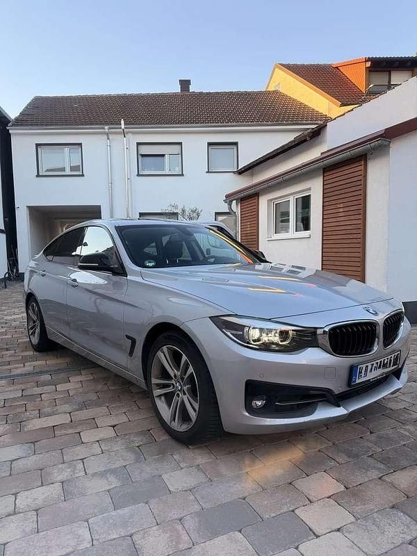 Gebraucht BMW 320 Sport Line 184 PS (135 kW) 2017 Grau Kleinwagen