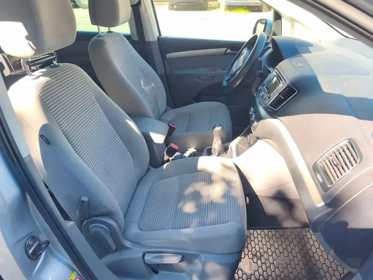 Gebraucht Seat Alhambra 140 PS (102 kW) 2013 Silber Van / Kleinbus