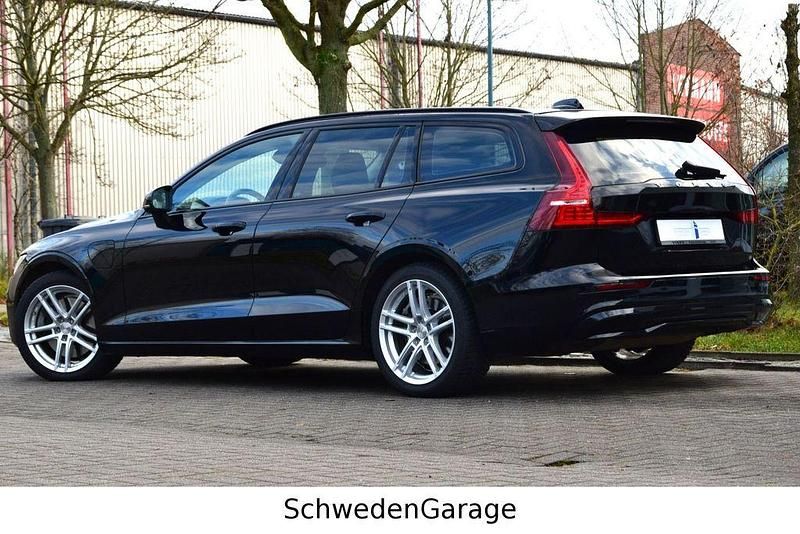 Gebraucht Volvo V60 Plus 349 PS (256 kW) 2023 Schwarz Kombi