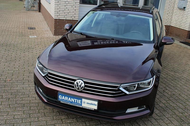 Gebraucht VW Passat Trendline 120 PS (88 kW) 2018 Rot Kombi