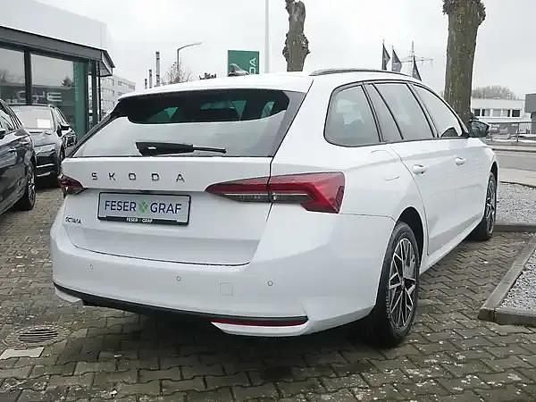 Neu Skoda Octavia 150 PS (110 kW) 2026 Moon weiss Kombi