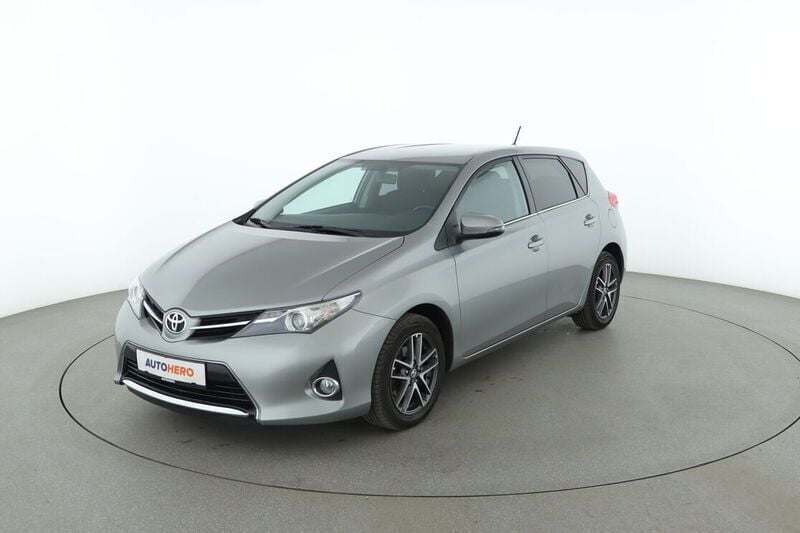Grau Gebraucht 2014 Toyota Auris Life+ Limousine | 11.460 € (Fairer Preis) - Bild 1/4
