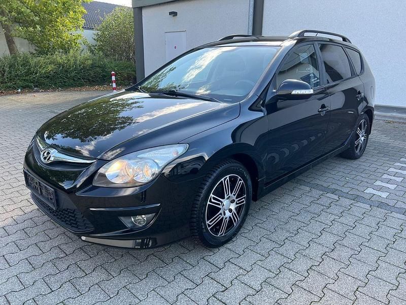 Schwarz Gebraucht 2012 Hyundai i30 Edition Kombi | 3.750 € (Guter Preis) - Bild 1/4