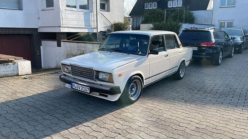 Second-hand Lada 2107 90 CP (66 kW) 1997 Bej Berlinǎ