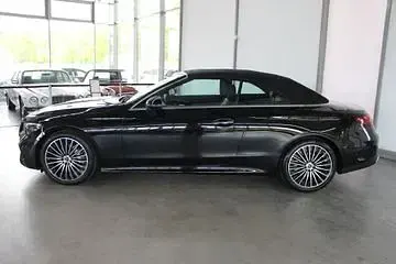 Gebraucht Mercedes CLE200 AMG 204 PS (150 kW) 2025 Schwarz Cabrio