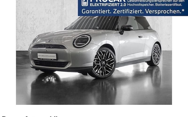 Grau Gebraucht 2024 Mini Cooper Favoured Kleinwagen | 30.800 € (Fairer Preis) - Bild 1/4
